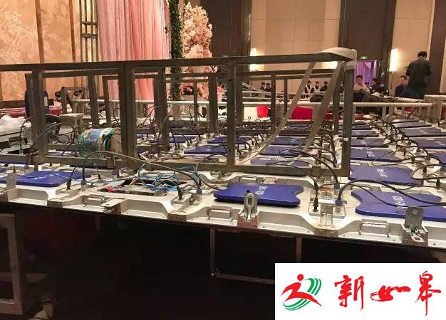 无锡一酒店婚礼舞台钢架倒塌 主桌7人被砸