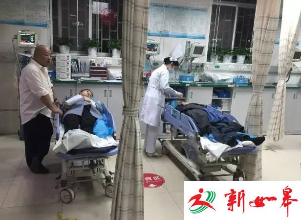 无锡一酒店婚礼舞台钢架倒塌 主桌7人被砸