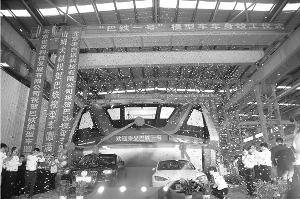 "巴铁1号"模型车车身亮相常州下层可通行汽车-雉水网