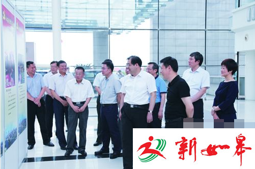 如皋市领导参观优秀摄影作品展　以实际行动发挥模范带头作用-雉水网