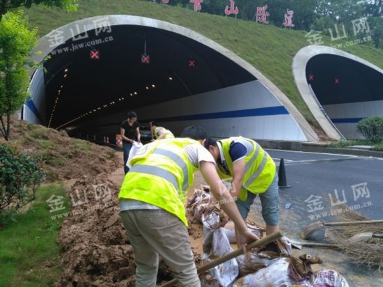 镇江观音山隧道小滑坡车辆通行未受大影响-雉水网