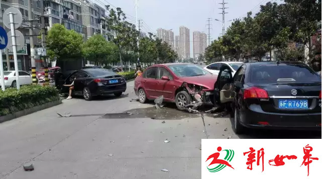 如皋金九华府南门两车相撞 肇事司机避让不及车头严重撞毁-雉水网