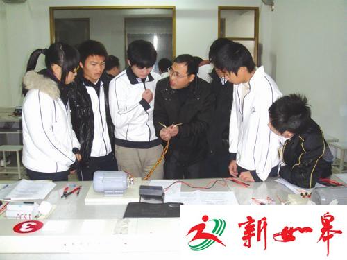 志存高远终不悔 痴心教育书年华——记第三届“如皋市德业双馨十佳教师”徐年华-雉水网