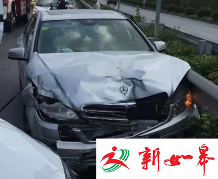 如皋新334省道附近奔驰与别克相撞 具体原因正在调查-雉水网