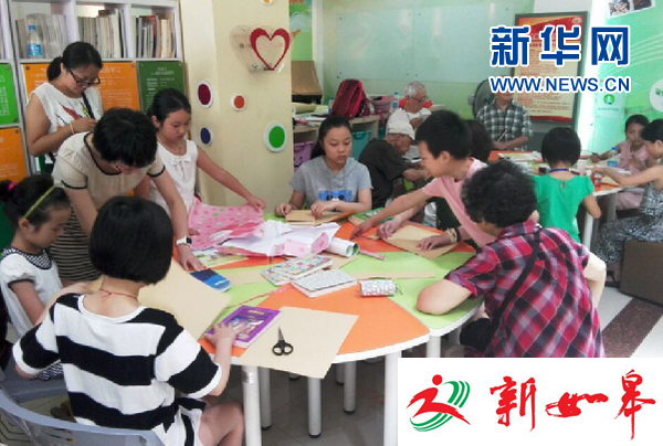 苏州姑苏：“包书皮”新时尚让勤廉传统代代延续-雉水网