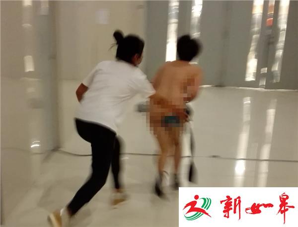 徐州妇女被4名女子当众扒光衣服殴打 4人被刑拘-雉水网