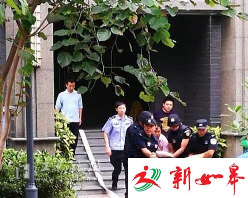 无锡一男子杀死母亲捅伤邻居 又在家放了把火-雉水网