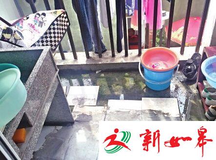 福州一小区阳台建厕所 楼下卧室成