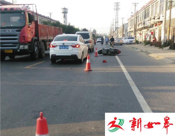 摩托车速度快 电瓶车被撞飞十几米-雉水网