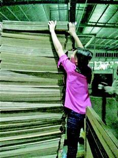 湖北一孕妇身体不适请假10天 从仓管员变成搬运工-雉水网