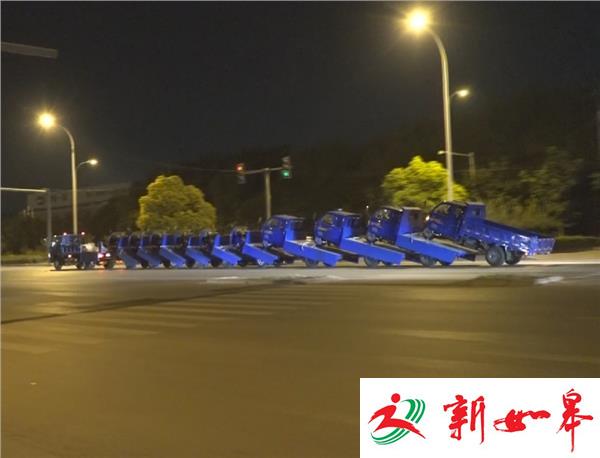司机开35米长“小火车”上路  他居然还是无证驾驶-雉水网