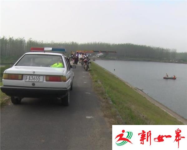 商务车夜坠水库 钓竿助女子起死回生-雉水网