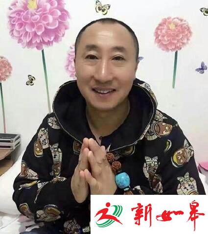 传赵本山得意弟子张小光去世 骑摩托被收费杆砸到-雉水网