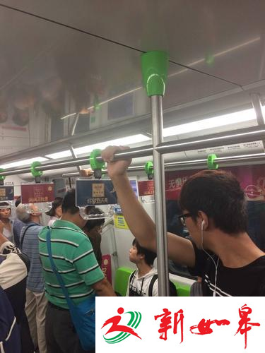 地铁上年轻女孩没让座，大叔骂了3站还没完-雉水网