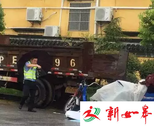 如皋法华寺附近突发车祸　1名三轮车车主被卡车撞死-雉水网