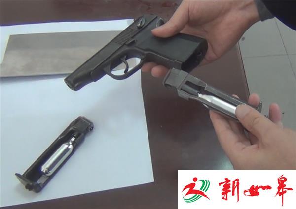 稽查布控涉毒车主 意外查获私藏“枪支”-雉水网