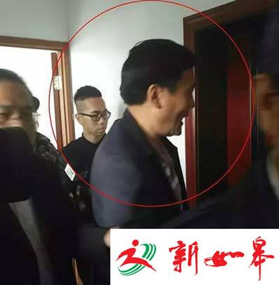 太嚣张！记者采访南京六合逃跑眼镜蛇去向被撂倒-雉水网