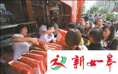 通城重阳糕飘香 百年糕团店买糕排长队-雉水网