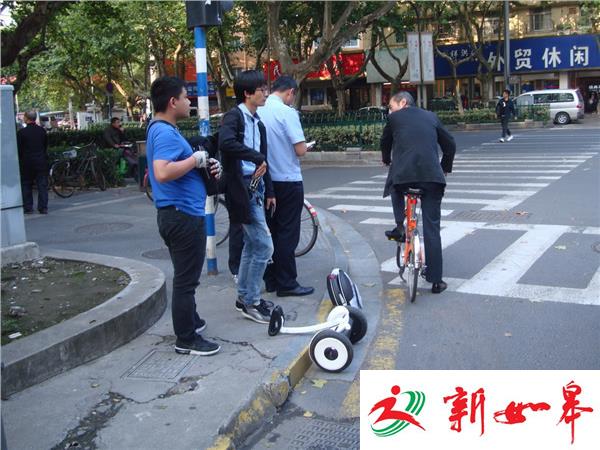小伙违规骑平衡车撞倒大爷 老人报警诉求赔礼道歉-雉水网