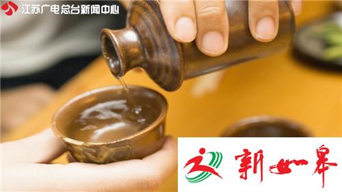 小伙喝酒“退化成婴儿” 饮酒会杀伤神经系统-雉水网