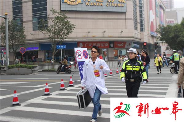 南马交通管制遇到孕妇临产 女警打开生命通道-雉水网