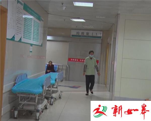 湖南村民遭眼镜蛇咬伤 打飞的来宁注射血清-雉水网