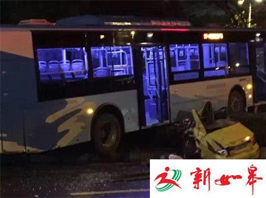 突发！南京仙林公交车撞上小轿车 有人员伤亡-雉水网