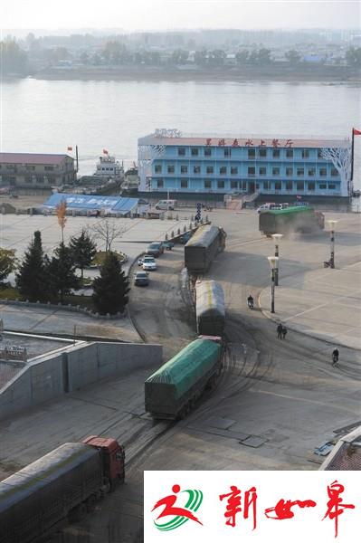 黑龙江依兰交警设岗“收钱”放行超载车-雉水网