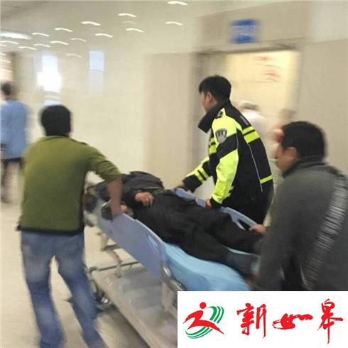 雨天骑车摔倒昏迷 南京民警火速救援打开生命通道-雉水网