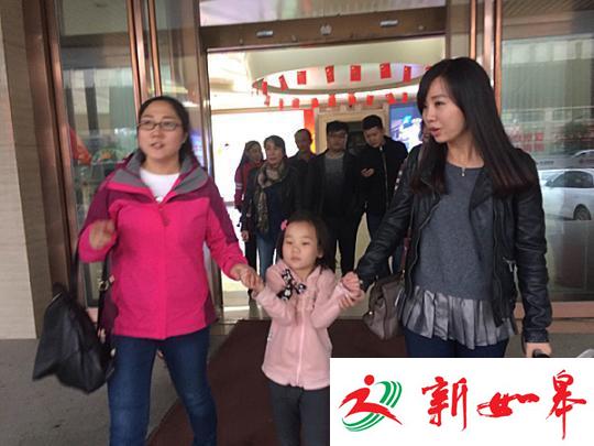 爷爷奶奶爸爸妈妈均去世 7岁小女孩无家可回-雉水网