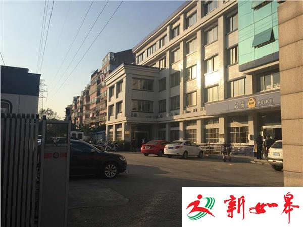 南通年轻女子逆行冲卡 拍打摄相机-雉水网