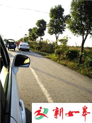 行驶中突然变道 后方车反应不及致追尾-雉水网