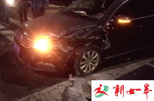 夜晚遭远光灯刺眼 迈腾撞飞丰田车-雉水网