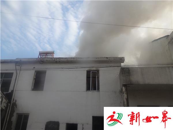 突发火灾家中无人 民房付之一炬-雉水网