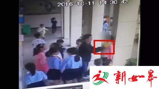 温州一小学体检多名女生遭袭胸:嫌疑人系临时聘用-雉水网