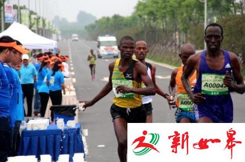 非洲学生中国跑马“淘生活”：月收入可达两万元-雉水网