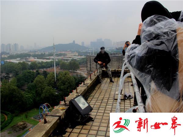 南堡平台上如此拍照 险！-雉水网