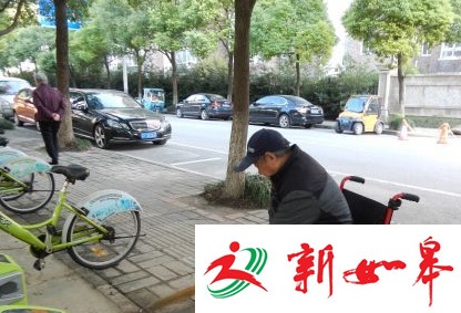 如皋六旬残疾老人义务打扫卫生6年 市民对其赞不绝口-雉水网