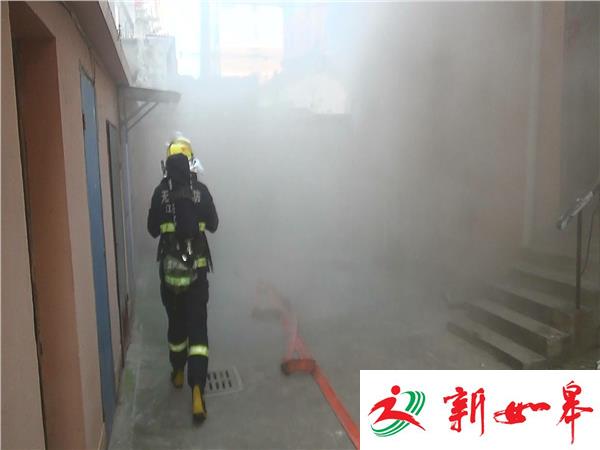 民房着火 消防快速扑灭-雉水网