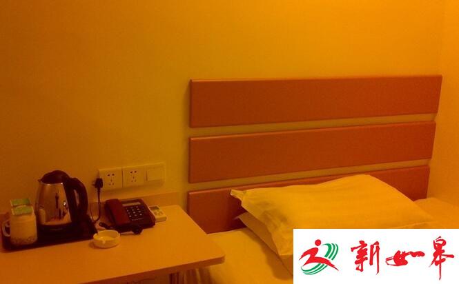 摄像头正对床铺拍到房客穿睡衣 酒店：安全考虑-雉水网