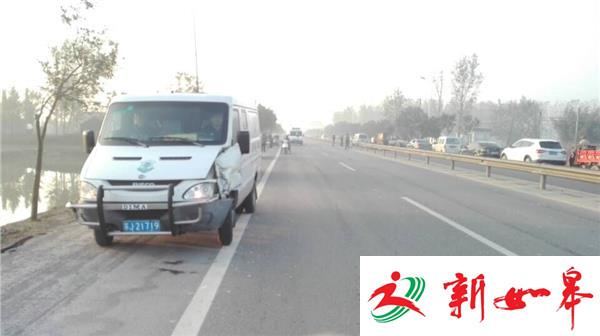 盐城三车连环相撞   一人死亡-雉水网