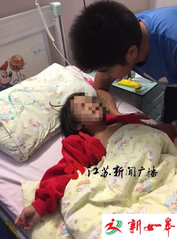 太狠心！4岁女童被亲妈打成颅内出血，双腿无法站立-雉水网