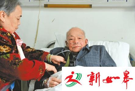 男子冒充学生登门拜访 骗走89岁抗战老兵画作-雉水网