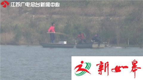 南京一水库承包商公开电捕鱼 渔政执法仅走过场-雉水网