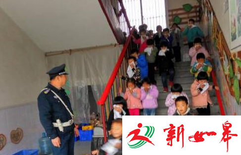 如皋丁堰幼儿园开展秋季安全演练活动　提高师幼安全意识-雉水网