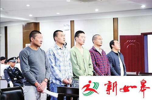 5人带1205根金条偷越国境 涉案人员在普洱受审-雉水网