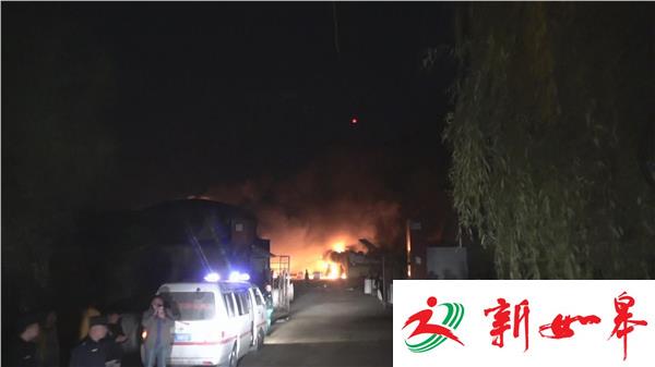 徐州塑料厂燃起大火 大量餐盒被焚毁-雉水网