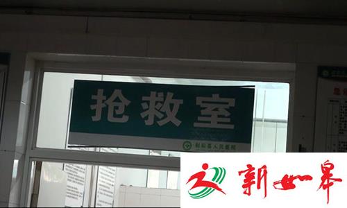 路口刹车不及  大货车撞翻电瓶车-雉水网