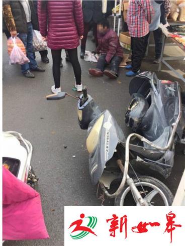 轿车误把油门当刹车 接连撞车15人伤-雉水网