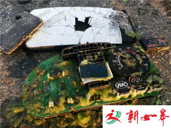 城际公交大巴闯红灯与货车相撞  大巴司机飞出乘客受伤-雉水网